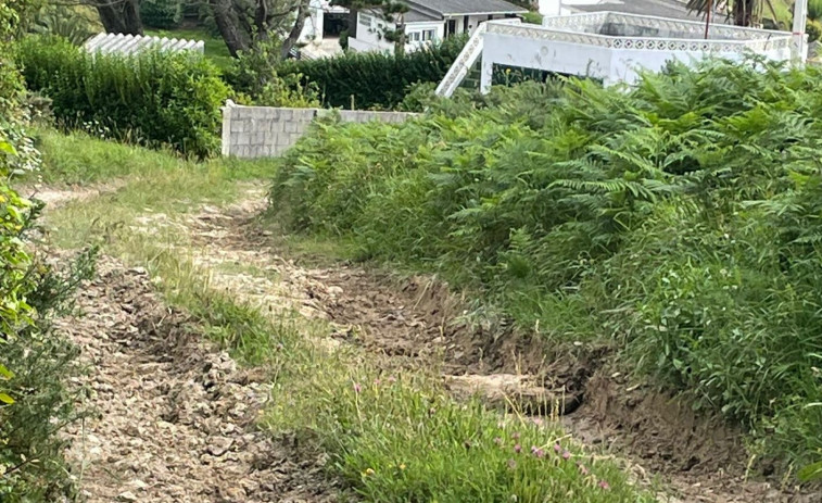 Vecinos de la parroquia de Céltigos, en Ortigueira, denuncian problemas para acceder a sus viviendas