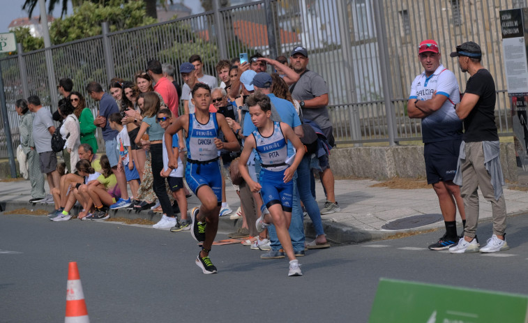 Los más jóvenes triatletas buscan su podio gallego en A Coruña