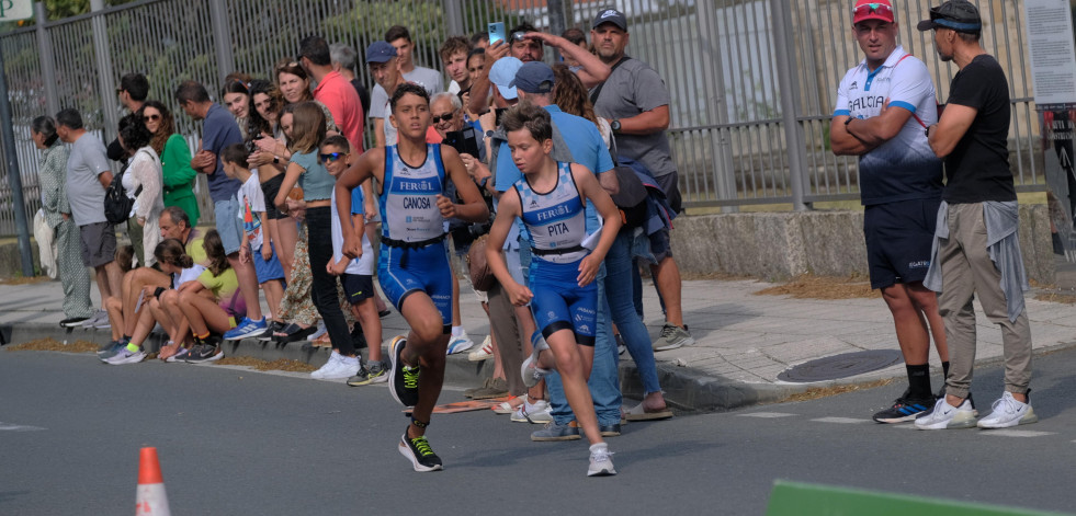 Los más jóvenes triatletas buscan su podio gallego en A Coruña