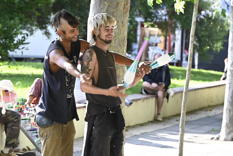 La playa de Morouzos se convierte en espacio de confraternización