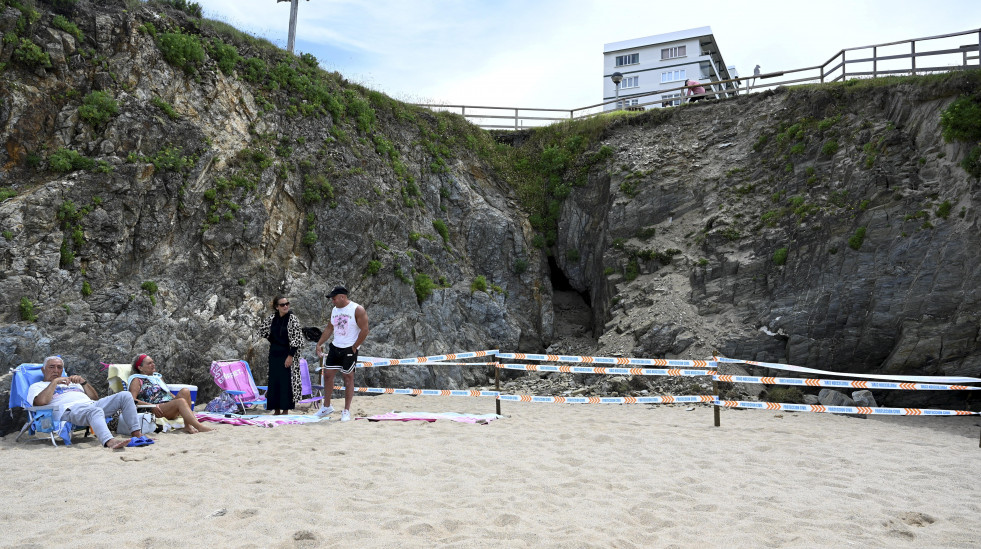 Reabre al baño la playa pequeña de Valdoviño