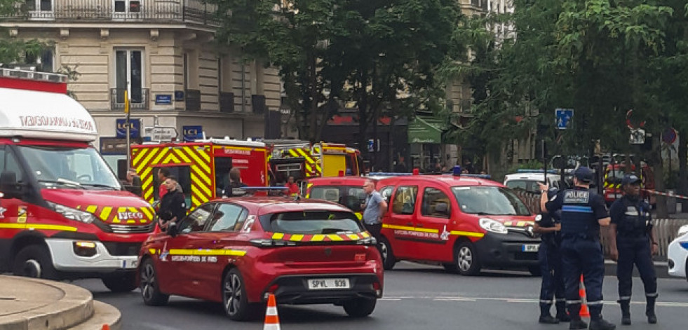 Un muerto y tres heridos graves por el coche que embistió una terraza en París