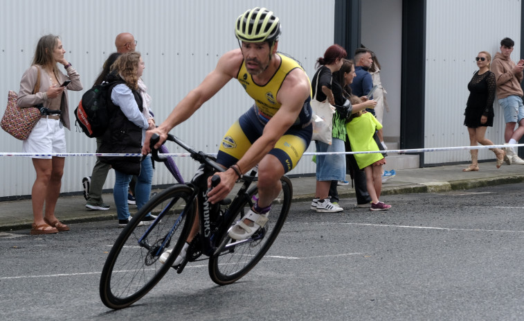 El Triatlón toma las calles de Narón