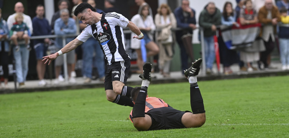 Partido del Racing de Ferrol contra Galicia de Mugardos en A Pedreira