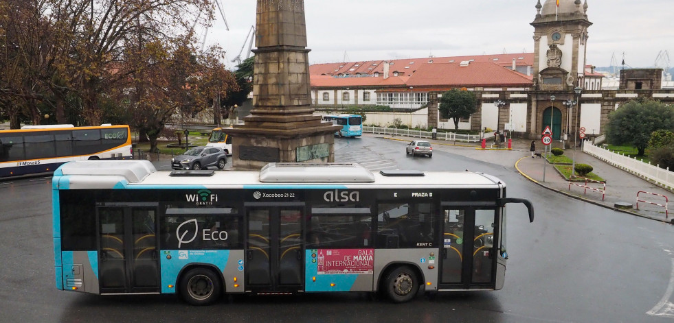 El personal de Maitours organiza una caravana de protesta por la huelga en el transporte urbano