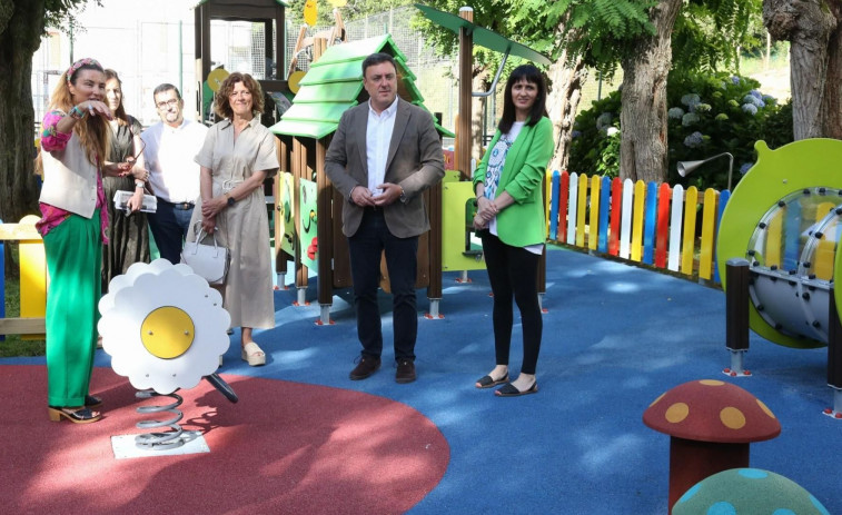 O Centro de Día de Menores de Ferrol estrea novo parque infantil