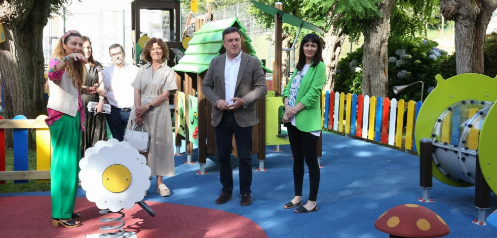 O Centro de Día de Menores de Ferrol estrea novo parque infantil