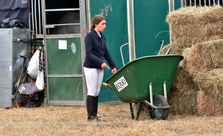 Equiocio organiza a habitual xornada de limpeza no campo das Cabazas tralo certame