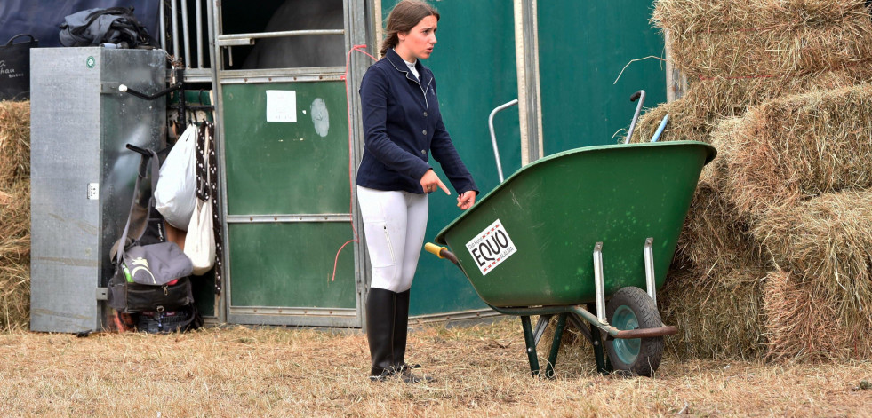 Equiocio organiza a habitual xornada de limpeza no campo das Cabazas tralo certame