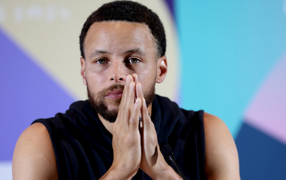 La estrella de la NBA Stephen Curry muestra su apoyo a Kamala Harris