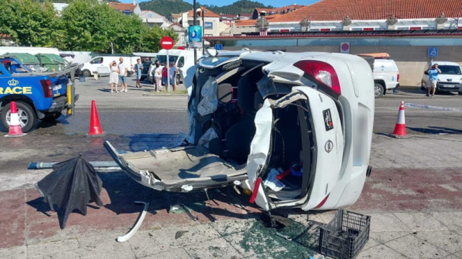 Fallece un joven en Cangas tras chocar contra otro vehículo que estaba siendo perseguido por la Policía