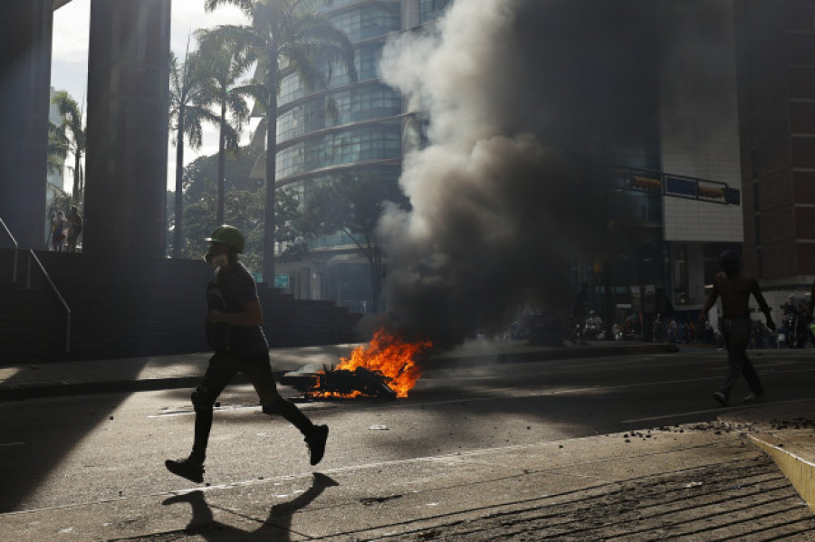 Miles de venezolanos se vuelven a manifestar contra el resultado electoral