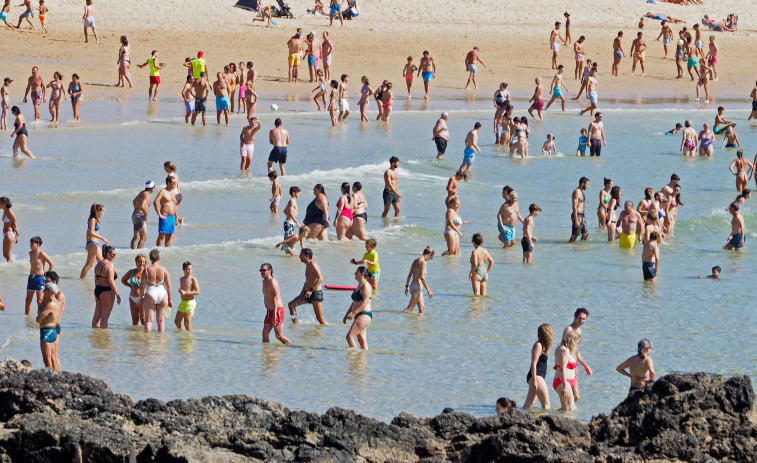 Playas “terapéuticas” para atraer al turismo en Ferrol en folletos de hace un siglo