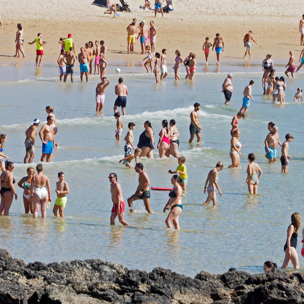 Playas “terapéuticas” para atraer al turismo en Ferrol en folletos de hace un siglo