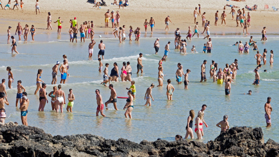 Playas “terapéuticas” para atraer al turismo en Ferrol en folletos de hace un siglo