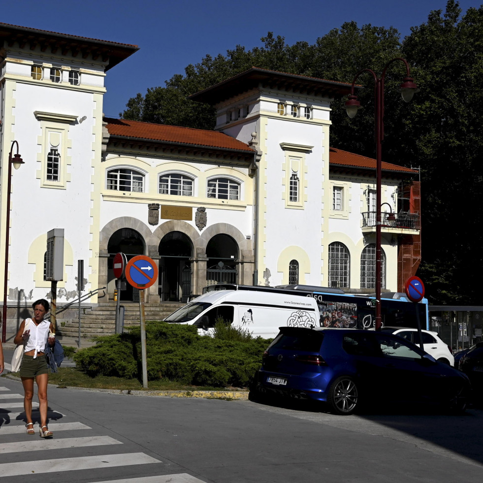 Fallece un hombre tras sufrir una caída en las escaleras de la oficina de Correos en Ferrol