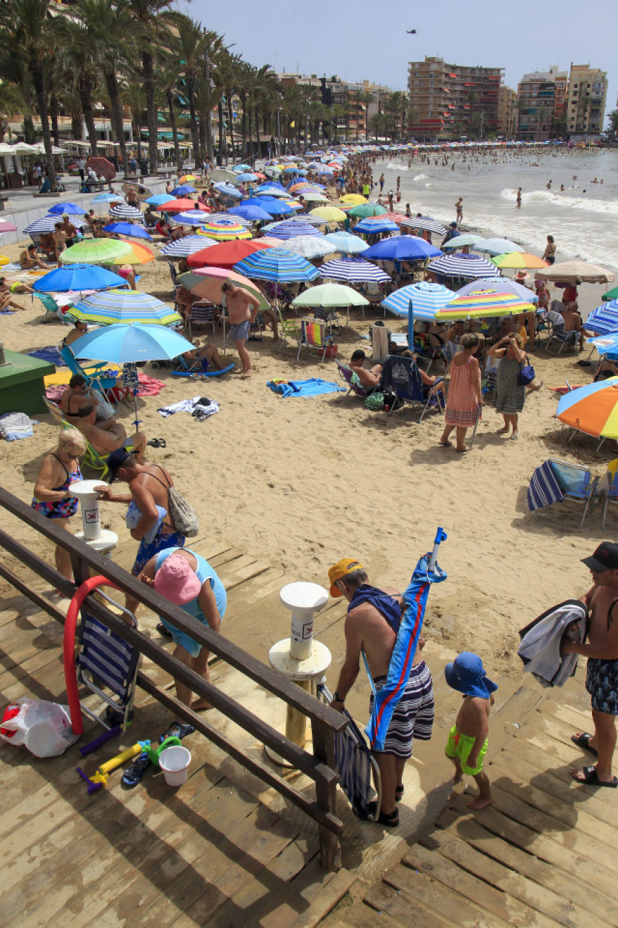 ¿Es seguro consumir la fruta cortada y pelada a pie de playa?