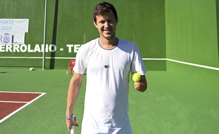 El campeón mundial de tenis para-standing jugó en la Copa Calleja