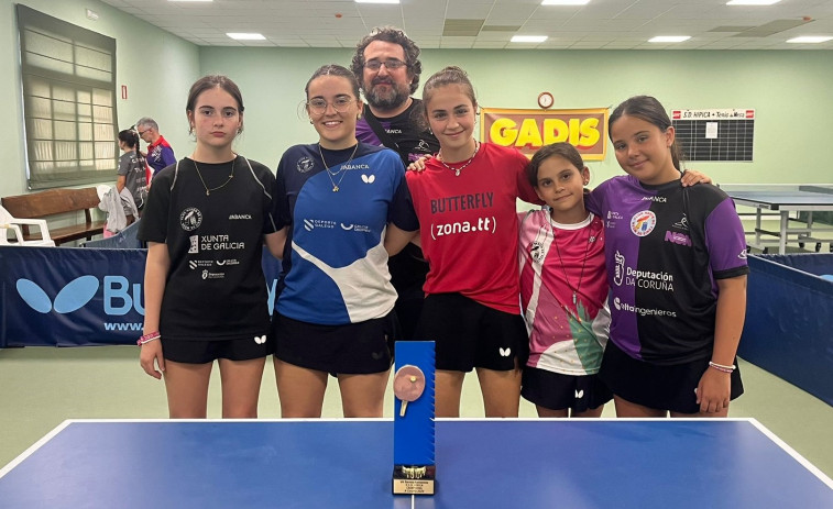 La cantera naronesa del tenis de mesa se lucía en A Coruña