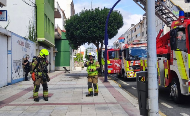 Evacuado un edificio en Narón por un incendio en una cocina