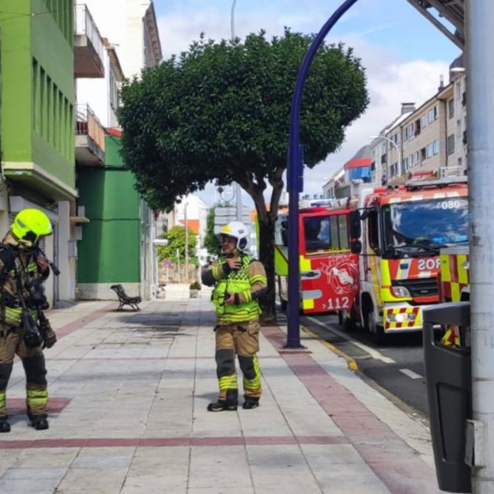 Evacuado un edificio en Narón por un incendio en una cocina