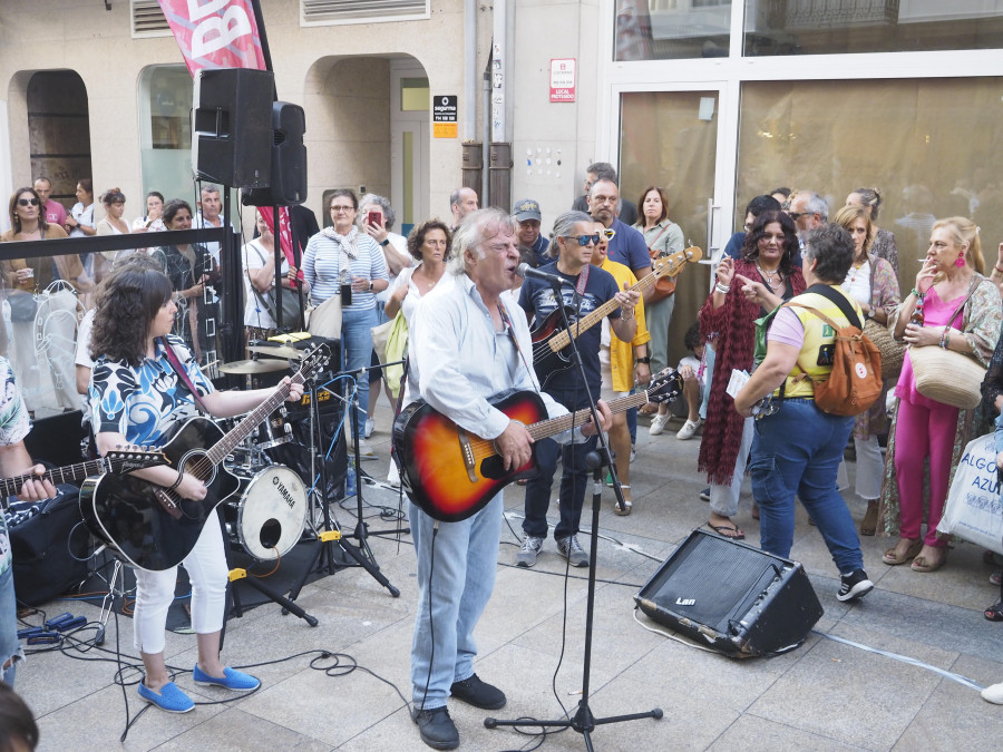 Los Limones llenó la calle Real de fieles seguidores a su música