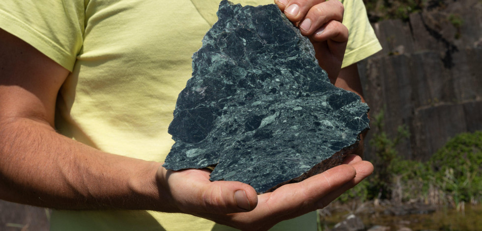 Moeche rinde homenaje a su piedra más característica con una exposición