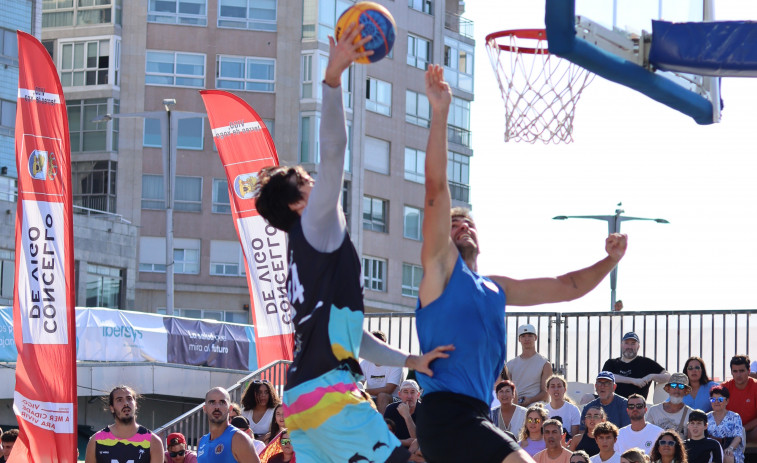 Hoops Ferrol surfeó 