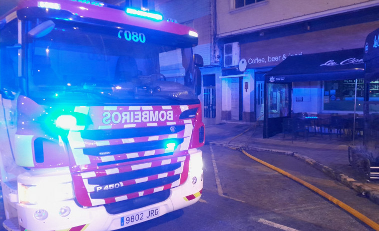 Una mujer con quemaduras por el incendio de una cocina de un establecimiento en Narón