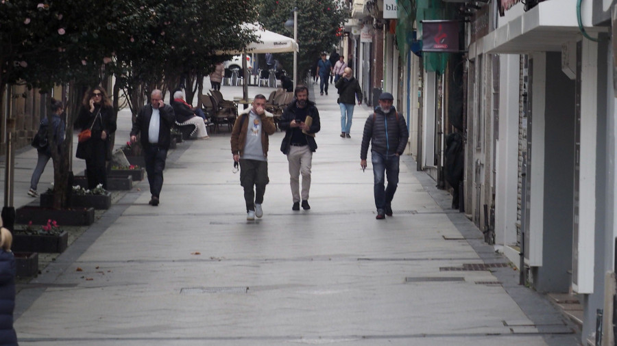 La peatonal calle Dolores era un vial para la circulación rodada hace 25 años