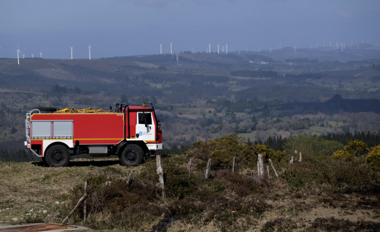 Controlado un incendio forestal en As Pontes que arrasó 9,5 hectáreas