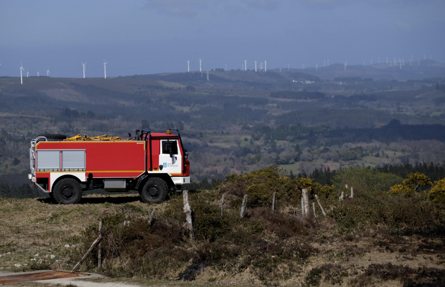 Controlado un incendio forestal en As Pontes que arrasó 9,5 hectáreas