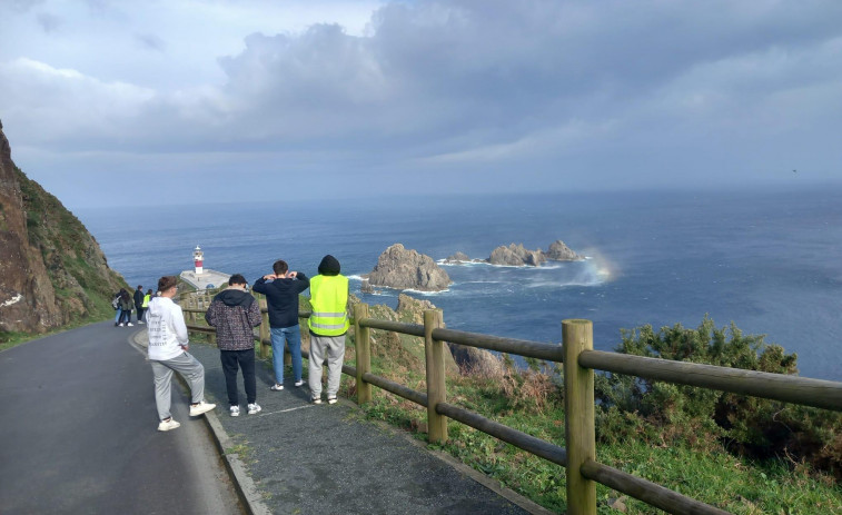 Las visitas geológicas y la tradición de las redeiras, parte del valor cariñés