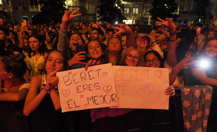 El sevillano Beret llenó la plaza de Armas en una noche inolvidable