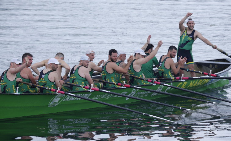 La trainera de Narón gana en la primera jornada del playoff y Ares se queda sin la última por culpa de Tirán