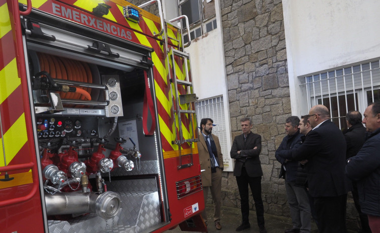 Sofocan un incendio en un garaje de Mugardos