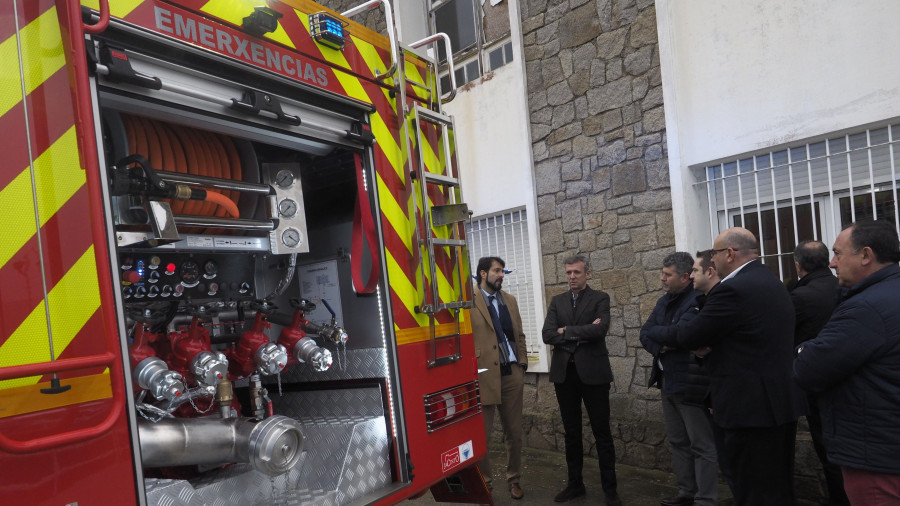 Sofocan un incendio en un garaje de Mugardos