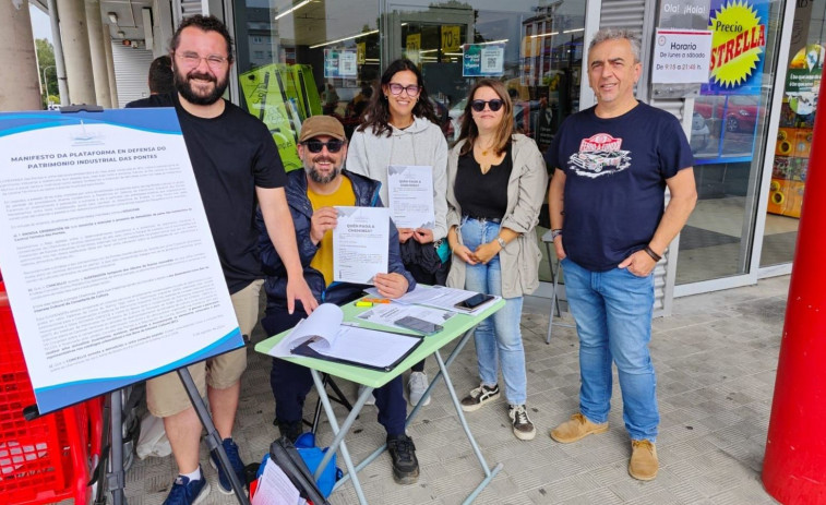 Recogida de firmas de la Plataforma en Defensa do Patrimonio Industrial das Pontes