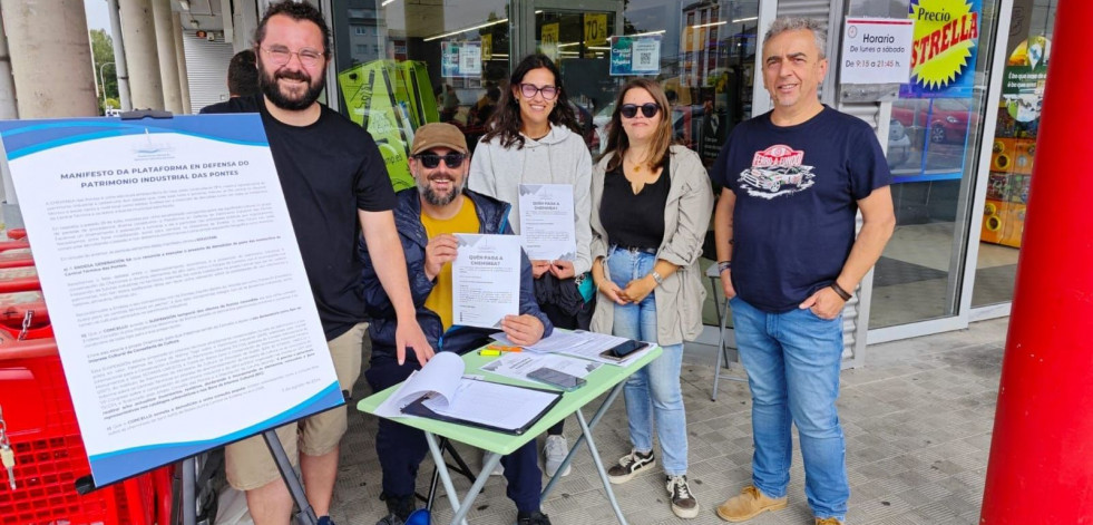 Recogida de firmas de la Plataforma en Defensa do Patrimonio Industrial das Pontes