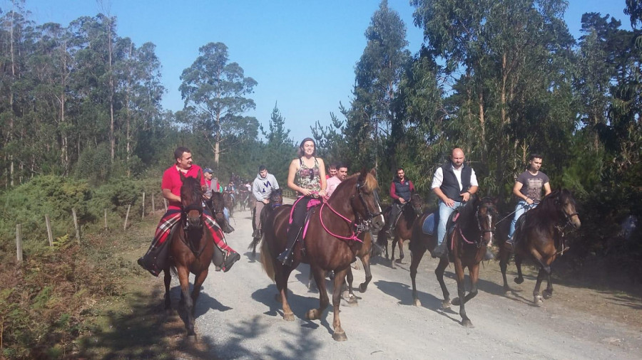 Encuentro y ruta caballar este sábado en el polígono cedeirés de Trabe