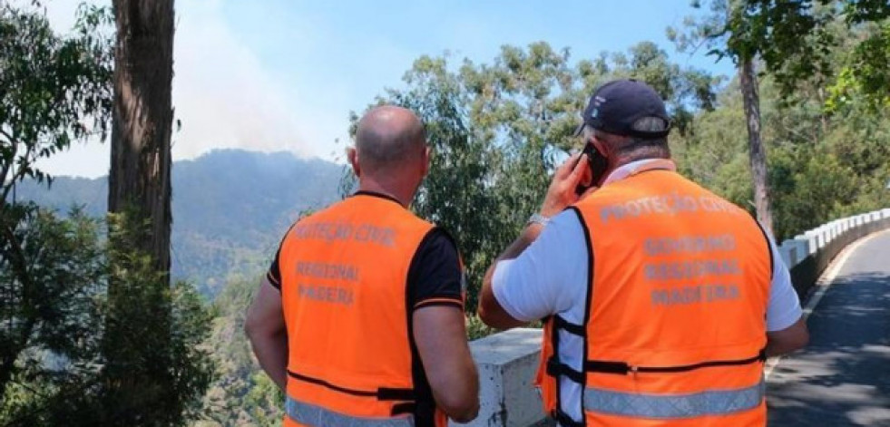 Buscan a cinco personas tras la caída de un helicóptero en Portugal