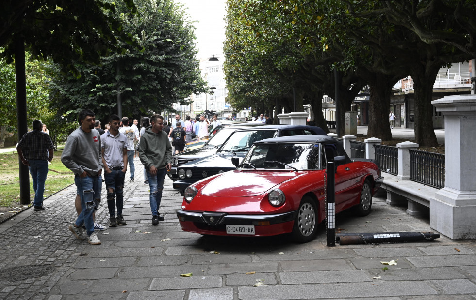 Los clásicos toman Ferrol: las imágenes de la X Concentración de Vehículos en el Cantón