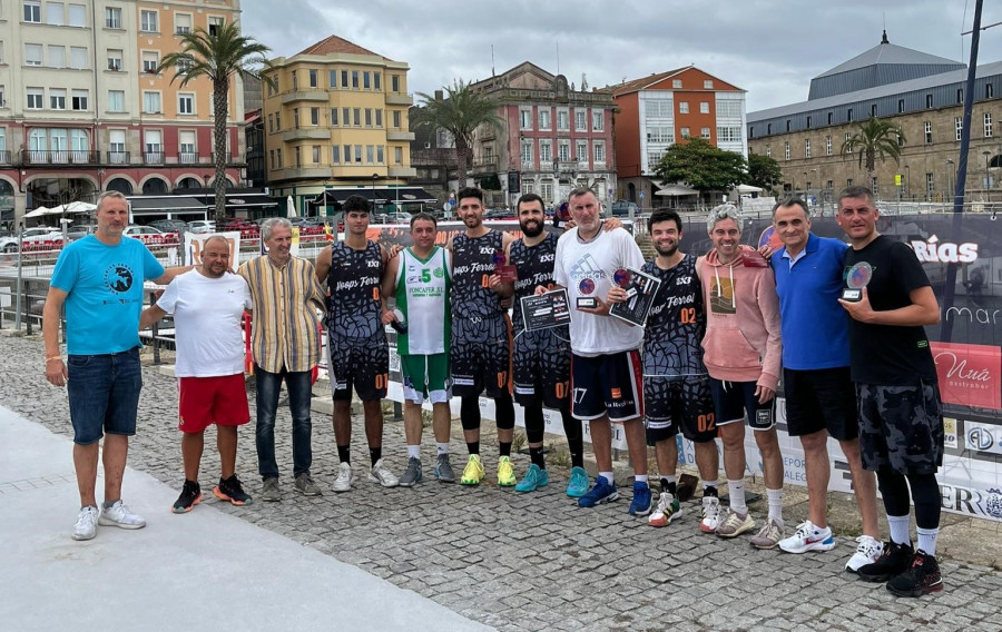 Baloncesto con aroma a mar en el EncestaRías Ferrol