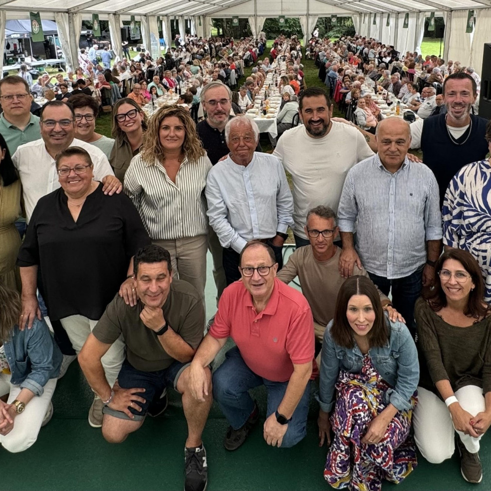 El buen tiempo acompaña la última edición de la tradicional Festa do Río de Terra Galega