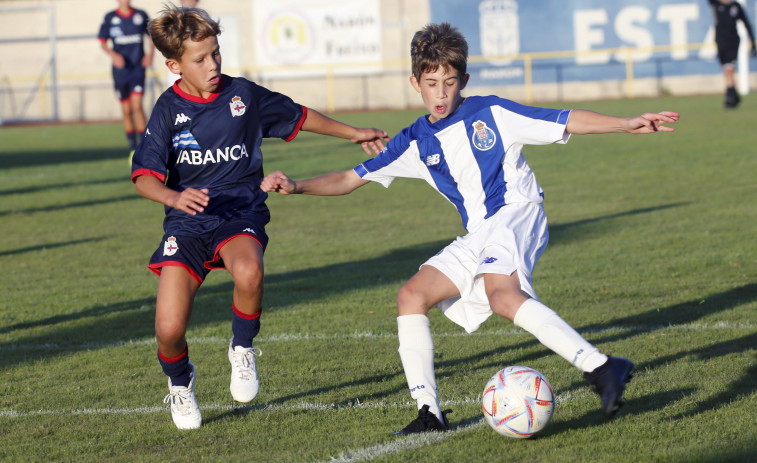 Dépor y FC Porto, ganadores de una exitosa nueva edición del Internacional Cidade de Narón de base