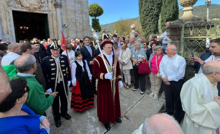 Representación de las comarcas en la ofrenda a los Remedios, patrona de la Diócesis mindoniense