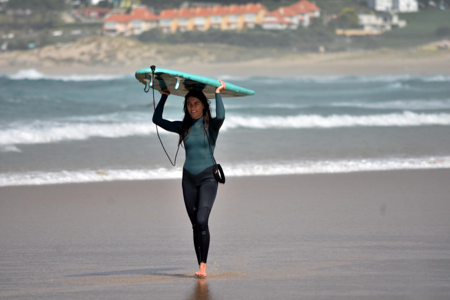 Ferrol Surf School organiza una jornada gratuita en Valdoviño