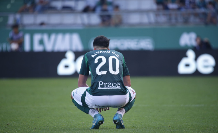 El Racing encuentra el gol y pierde la defensa.