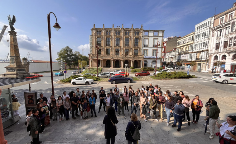 Ferrol se viste de gala para la visita de un centenar de estudiantes internacionales