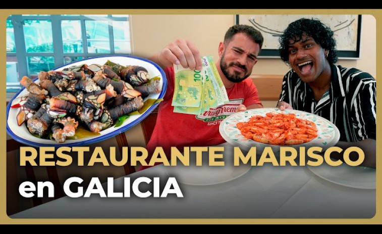 Dos youtubers alucinan con la calidad y el precio de una mariscada en Fene